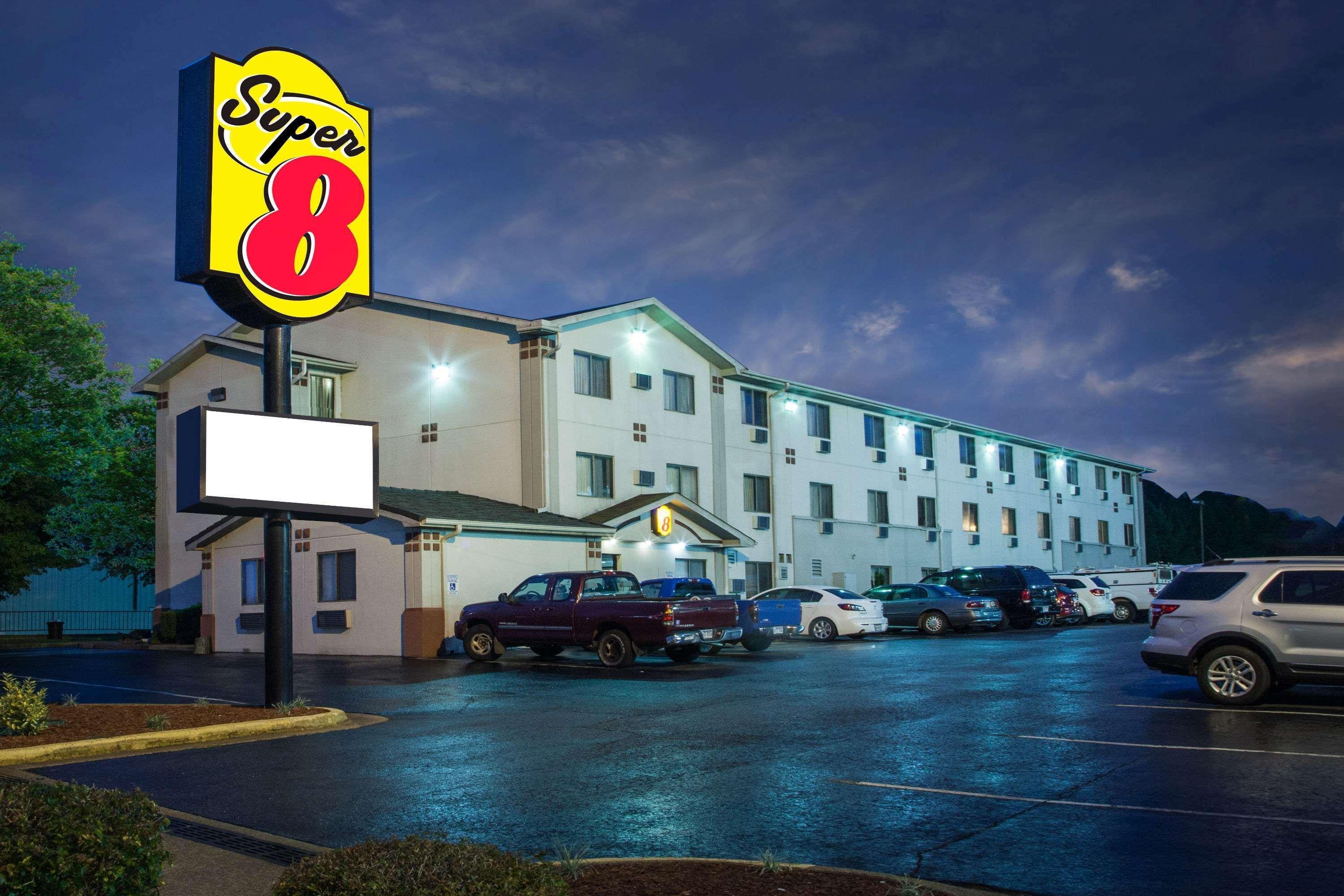Super 8 By Wyndham Hot Springs Ξενοδοχείο Εξωτερικό φωτογραφία